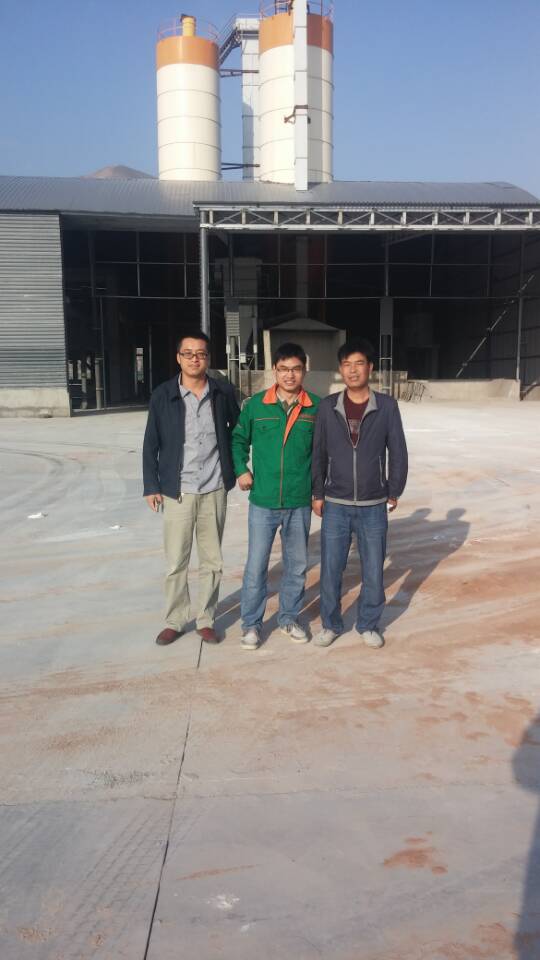 東岳機械集團技術(shù)人員