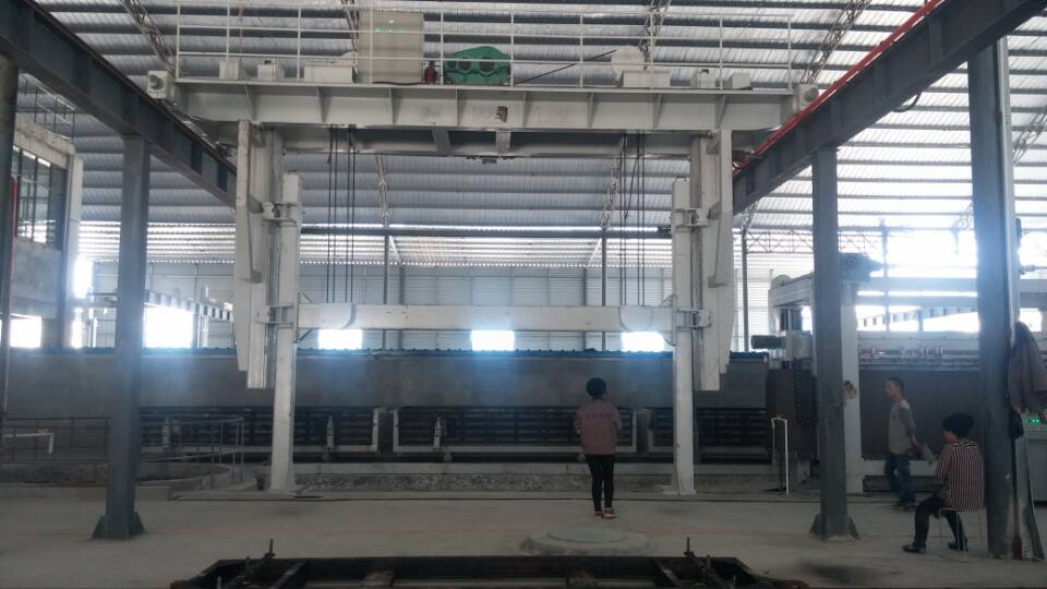 加氣砌塊設(shè)備翻轉(zhuǎn)吊具